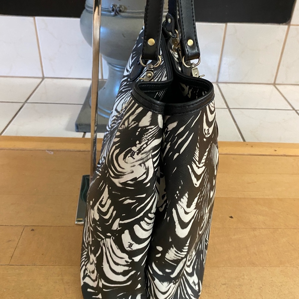 L.A.M.B. by Gwen Stefani Percy X-Large Vintage Tote Handbag, Blk/Wht,Leather PVC - Picture 5 of 16